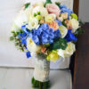 Buchet pastel din hortensie blue, miniroze, frezii