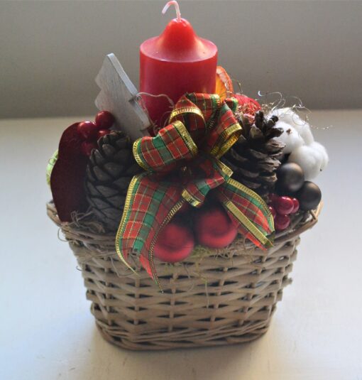 Aranjament Crăciun în coșuleț de răchită